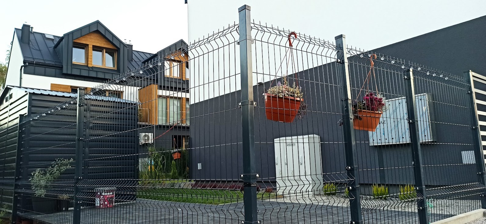 Budowa podjazdu ekologicznego z kratką stabilizującą – Skawina